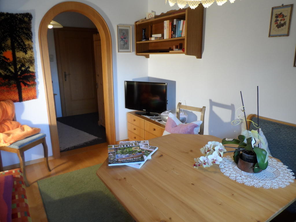 Apartamento Haus Brunneck Warth  Habitación foto