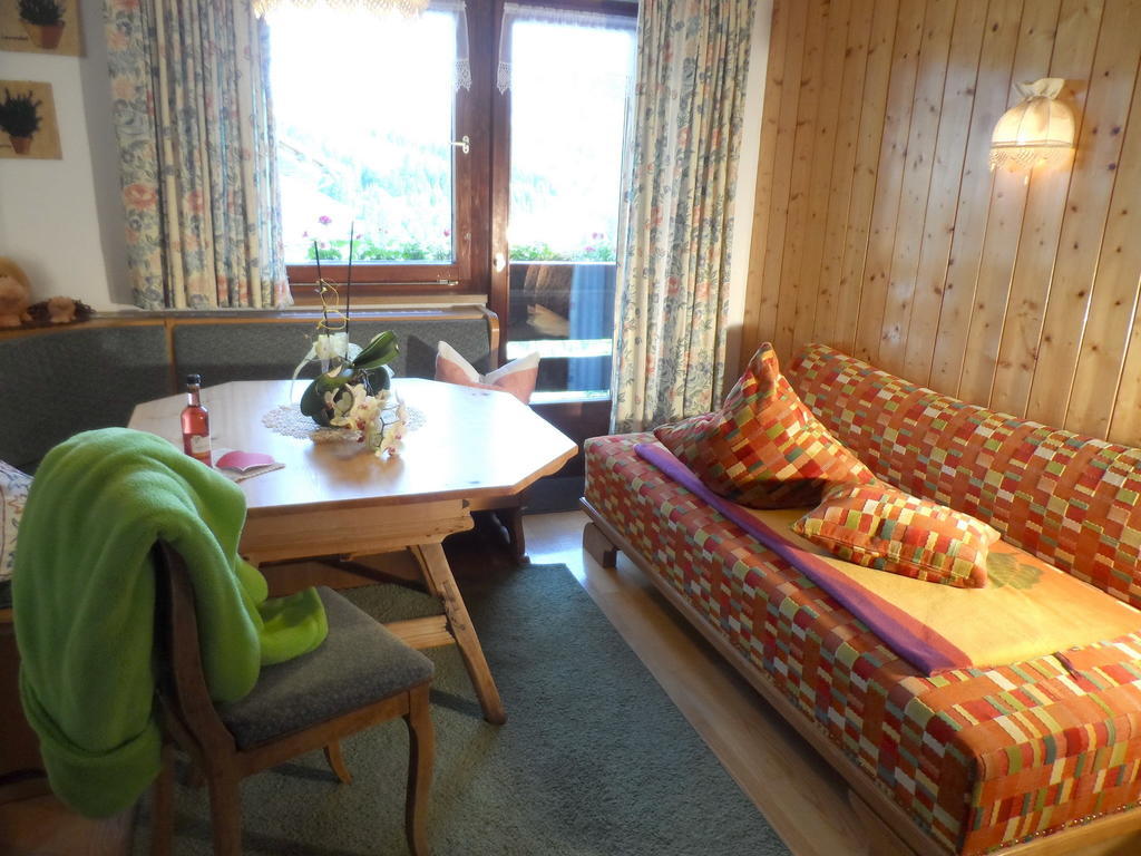Apartamento Haus Brunneck Warth  Habitación foto